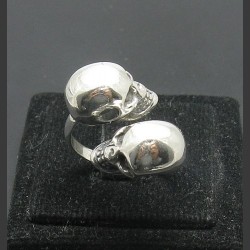 Серебряное кольцо 925 пробы "Два черепа"