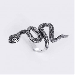 Кольцо со змеей